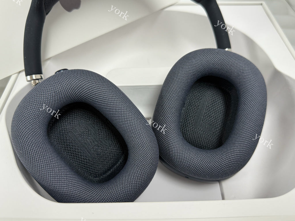 AirPods Max navy