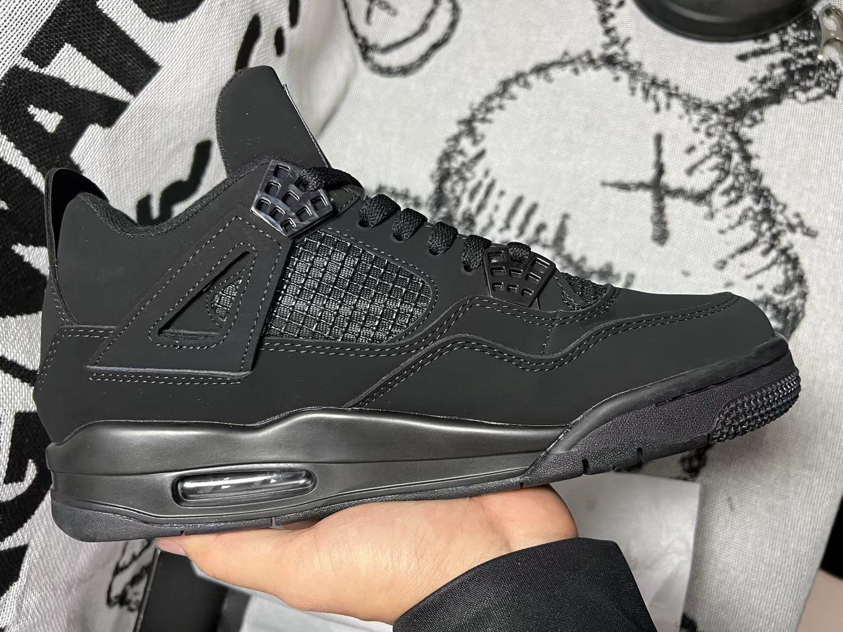 AJ4 “Black cat”