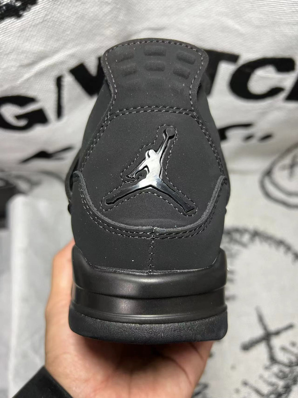 AJ4 “Black cat”