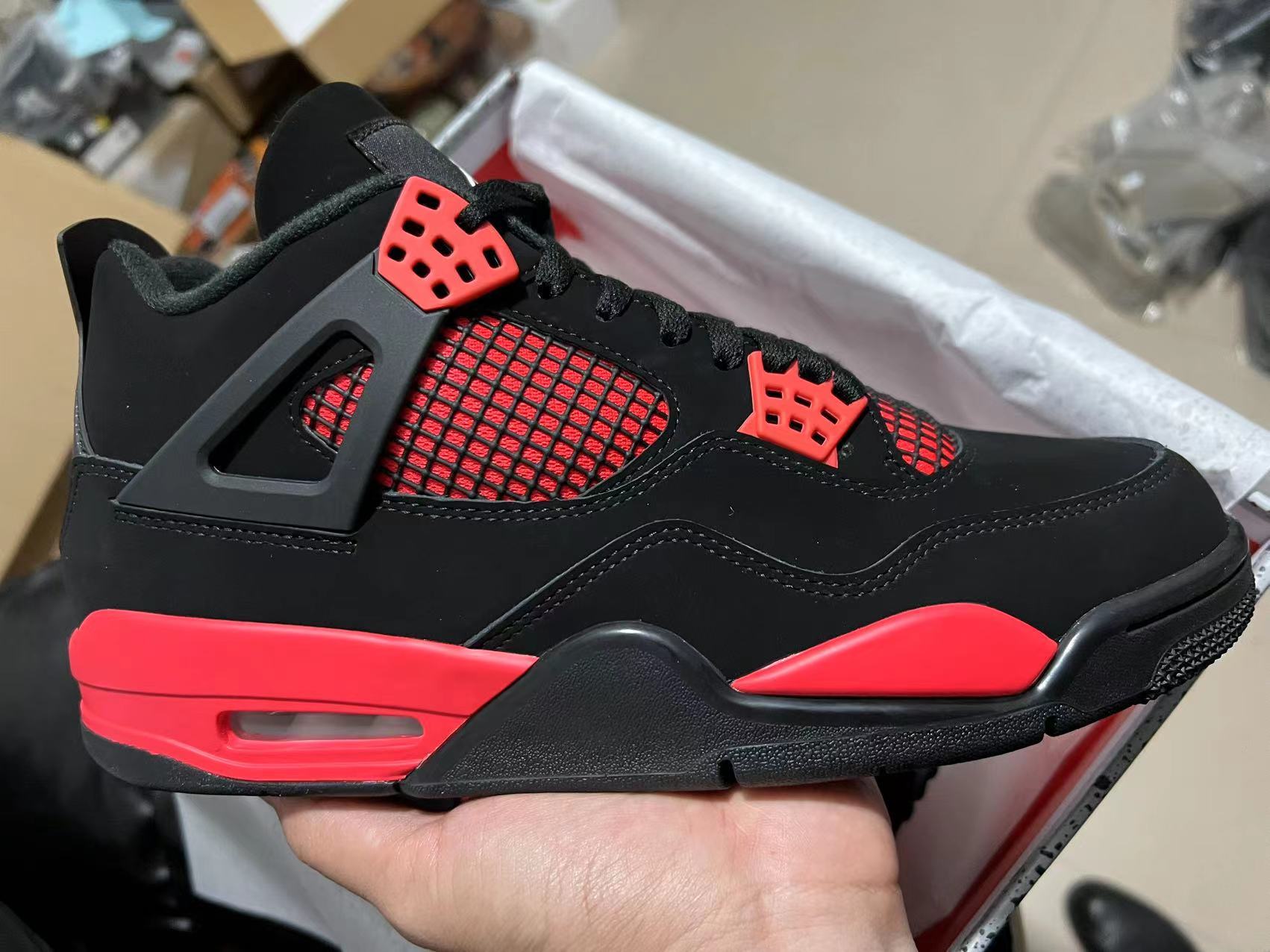 AJ4 “Red thunder”
