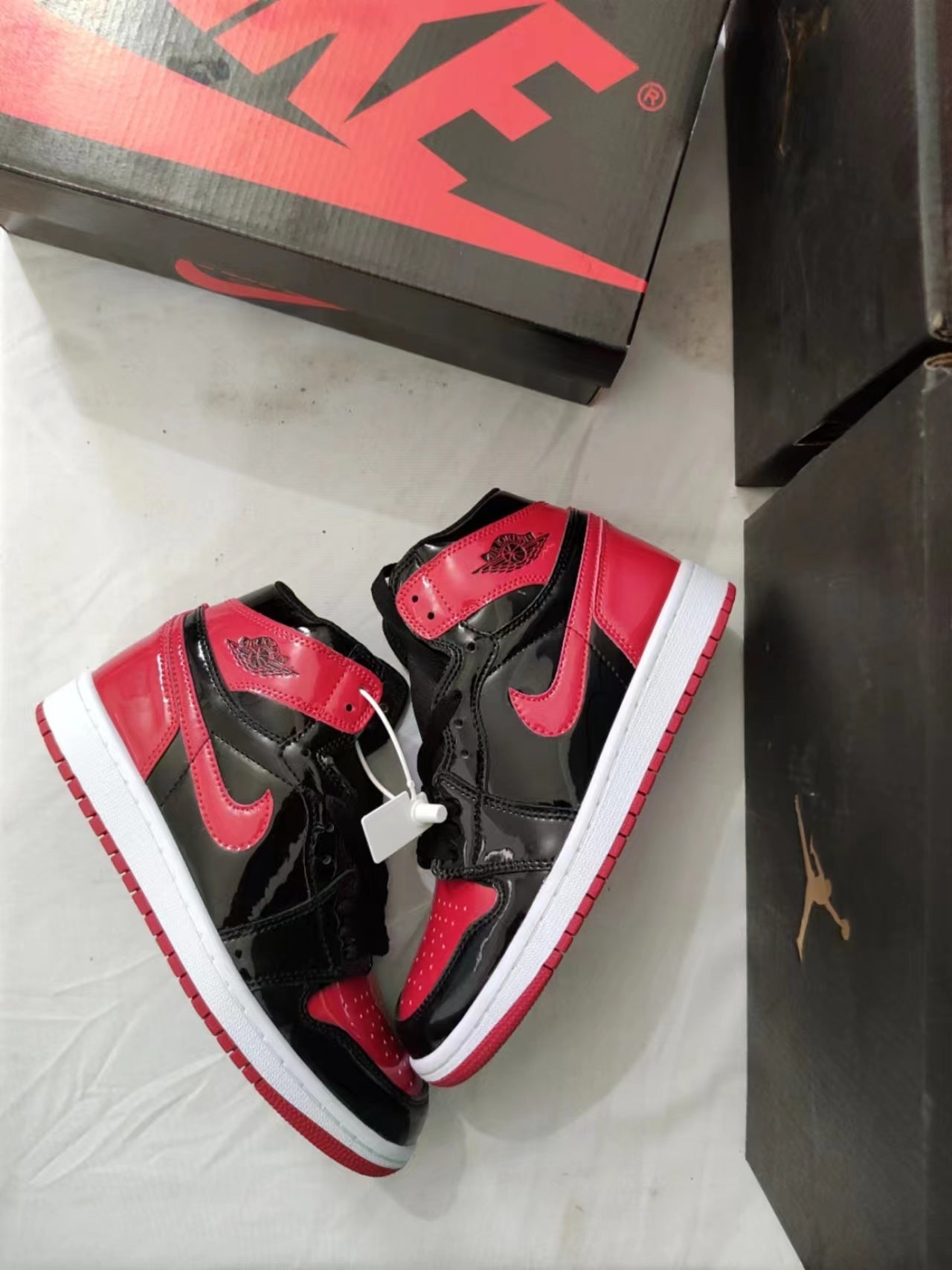 AJ1 “BRED”