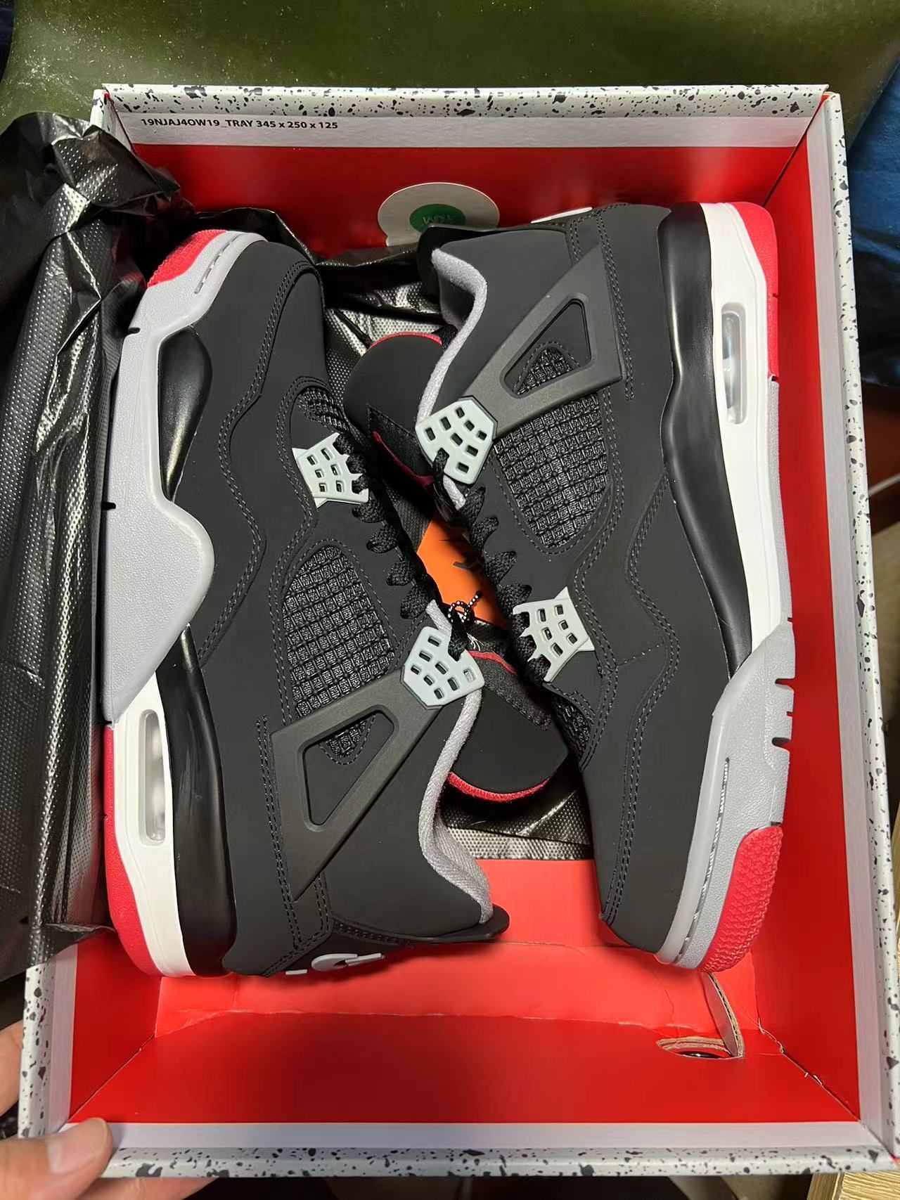 AJ4 “Bred”